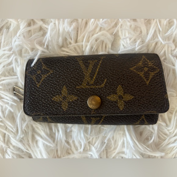 Louis Vuitton monogram 4 key holder - Picture 5 of 9